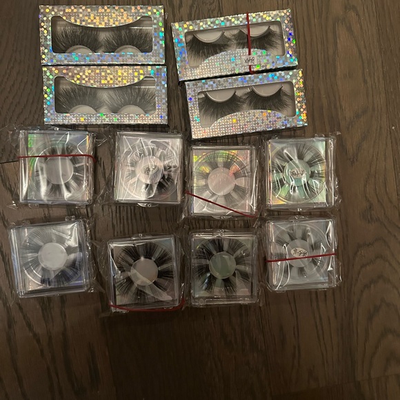 Lashes for anyone that wants to start a lash business great sales - Picture 1 of 4